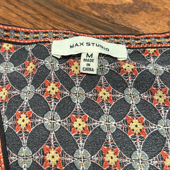 Max Studio Black and Orange Patterned Kimono Top - Picture 5 of 9